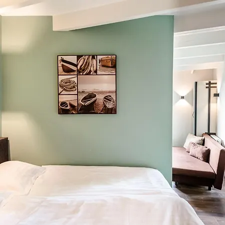 Zandvoort Lodge Room photo